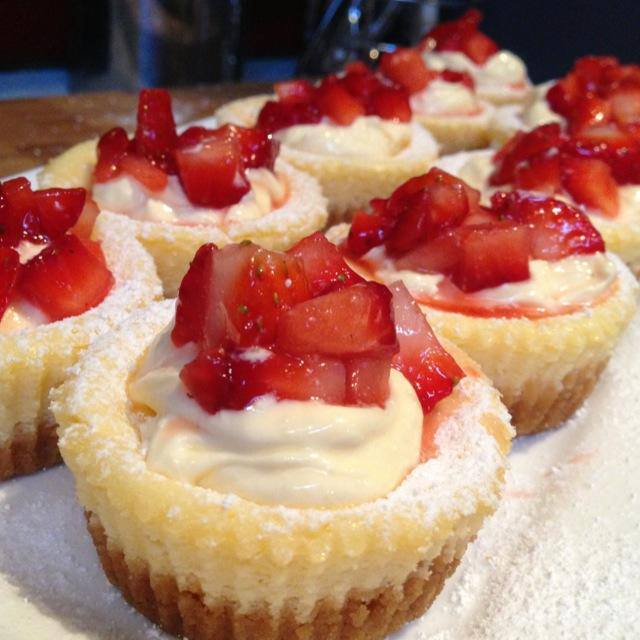 miniature_baked_cheesecakes